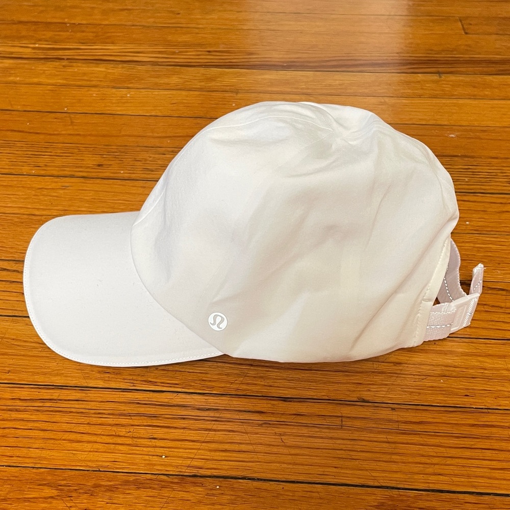 Lululemon Fast and Free Running Hat, S/M in White